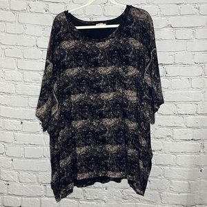 3XL Oversized black and (light) clay top